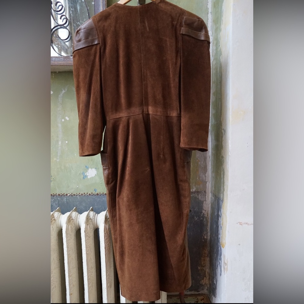 1980s Vintage Rich Brown Suede and Leather Statement Dress with Pockets - Picture 4 of 7